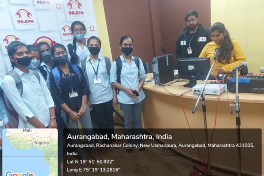 90.8 FM MGM student visit