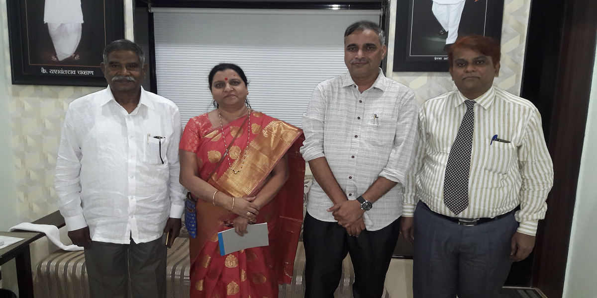 Prof. Dr. Mrs. C. S. Patil Head of Department Vice Prinicpal with Principal Dr. S. N. Thore Execucative council member Shri Trimbakrao Patharikar and speakar