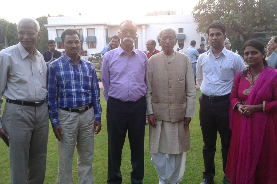 उपराष्ट्रपति भवन अनुवादित पुस्तक विमोचन के दौरान भालचंद्र नेमाडे और नामवर सिंह