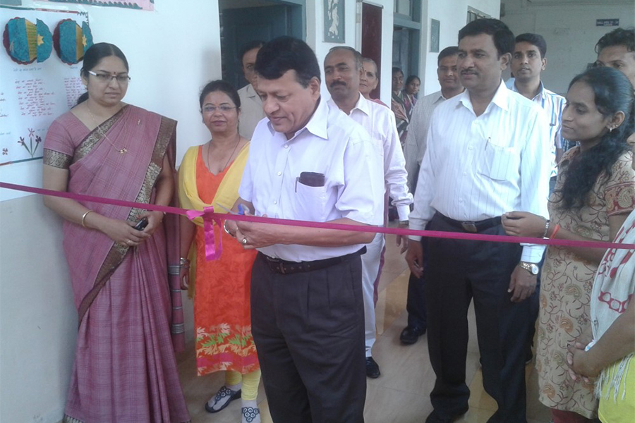 भीत्तिपत्रक कार्यक्रम उद्घाटन