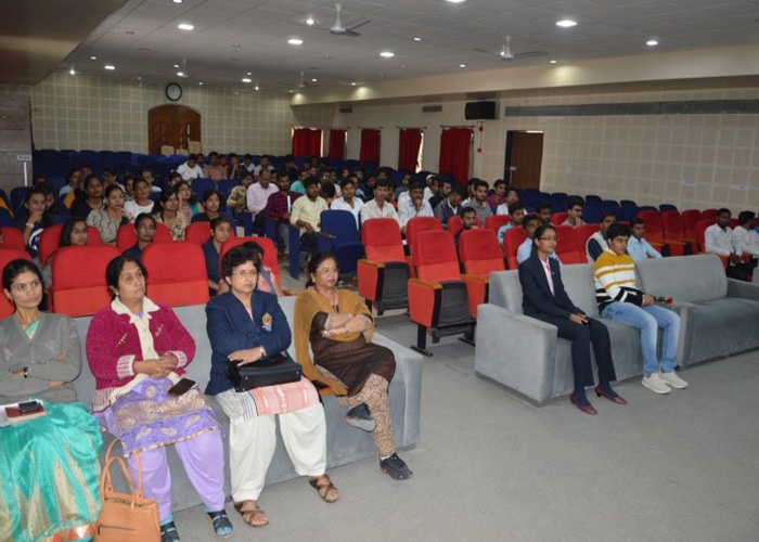 commerece & mgmt gallery 12