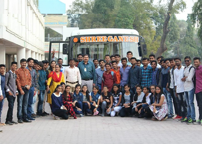 commerece & mgmt gallery 18